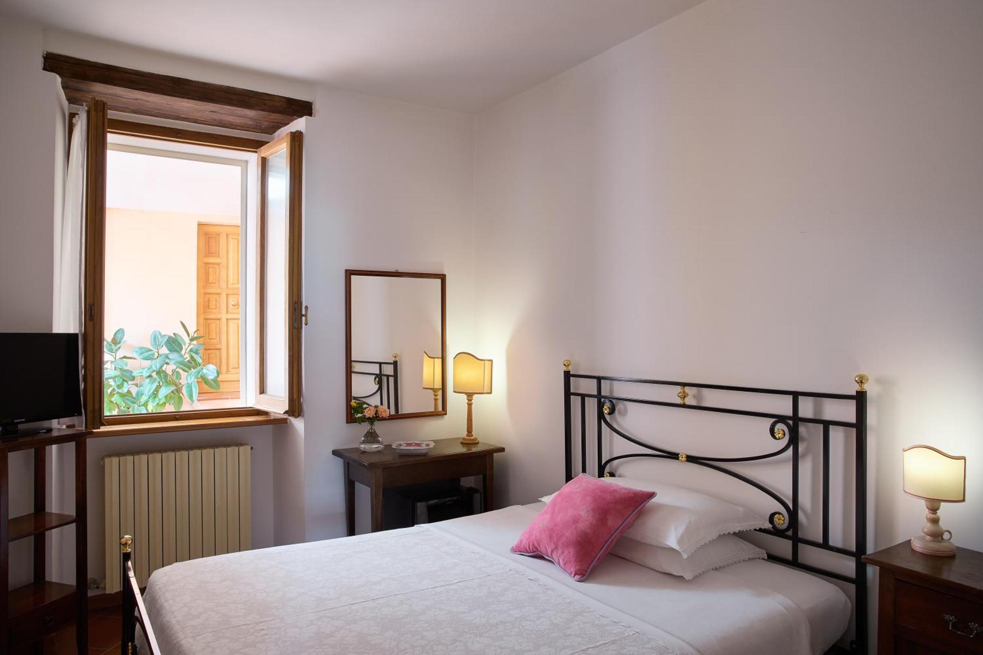 Albergo Villa Cristina สโปเลโต ภายนอก รูปภาพ