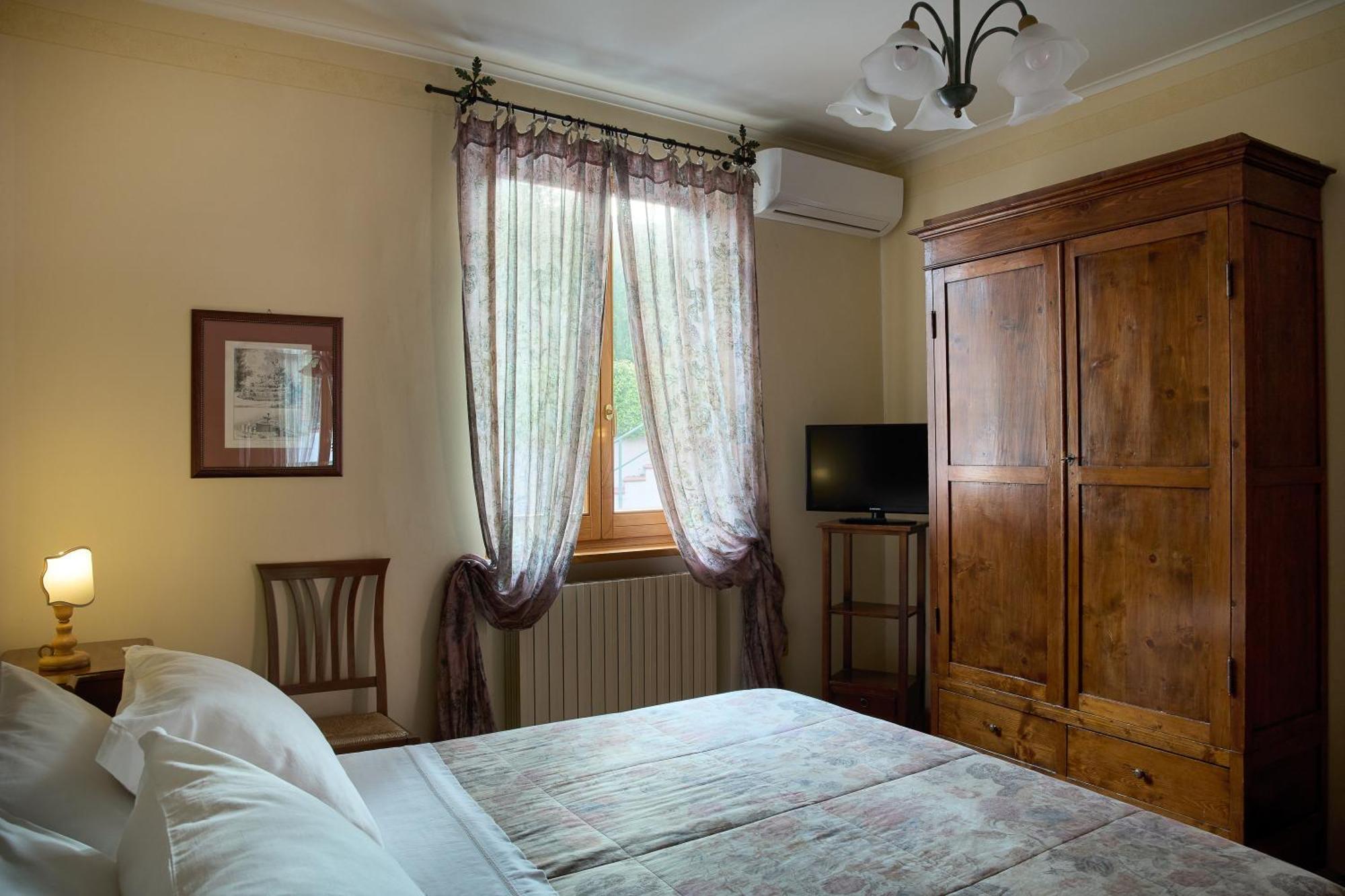Albergo Villa Cristina สโปเลโต ภายนอก รูปภาพ