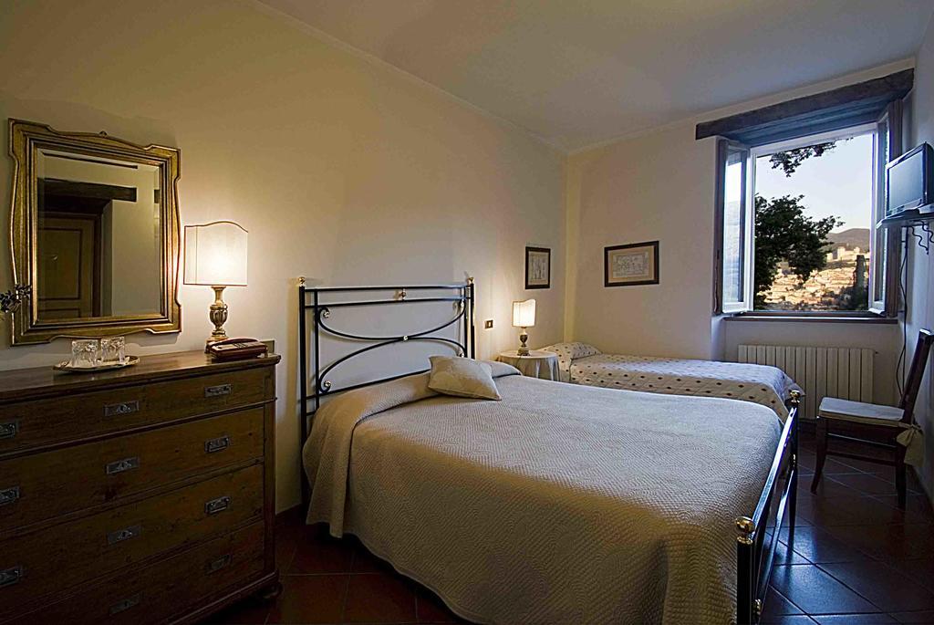 Albergo Villa Cristina สโปเลโต ภายนอก รูปภาพ